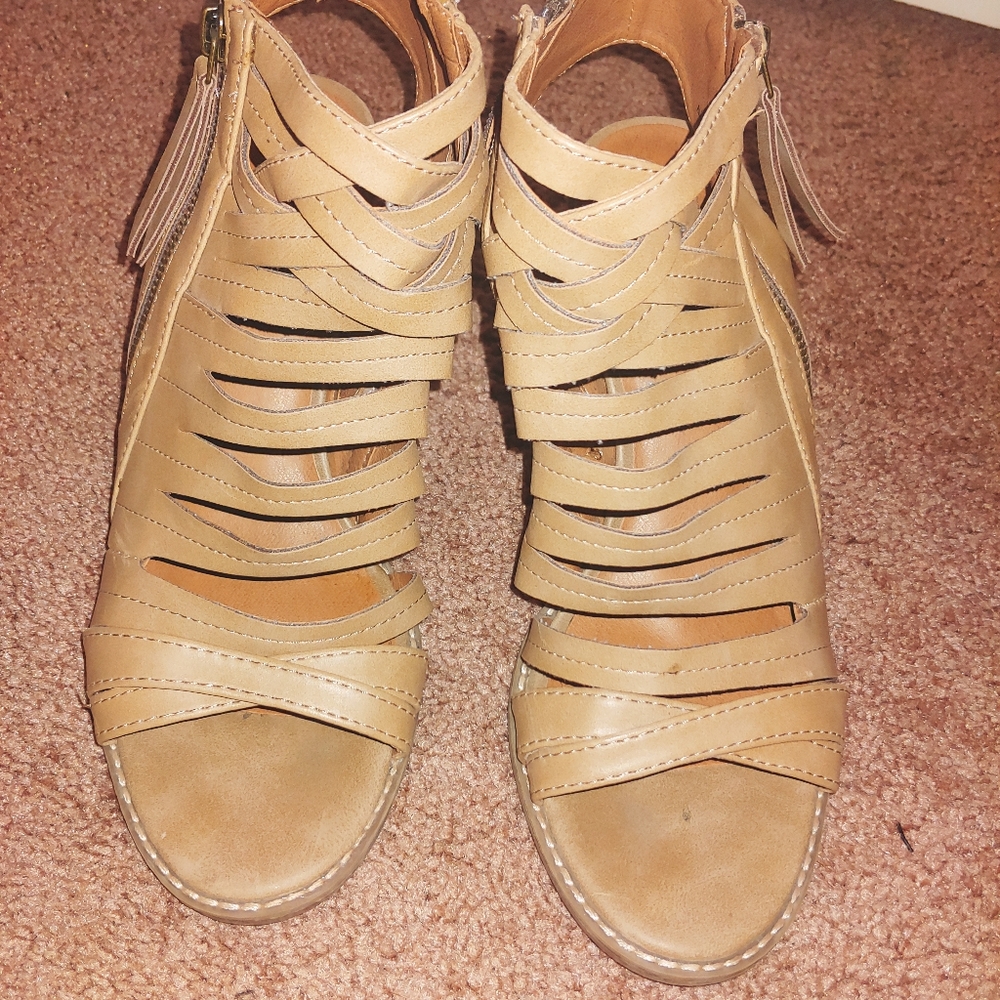 Women's tan open-toe bootie